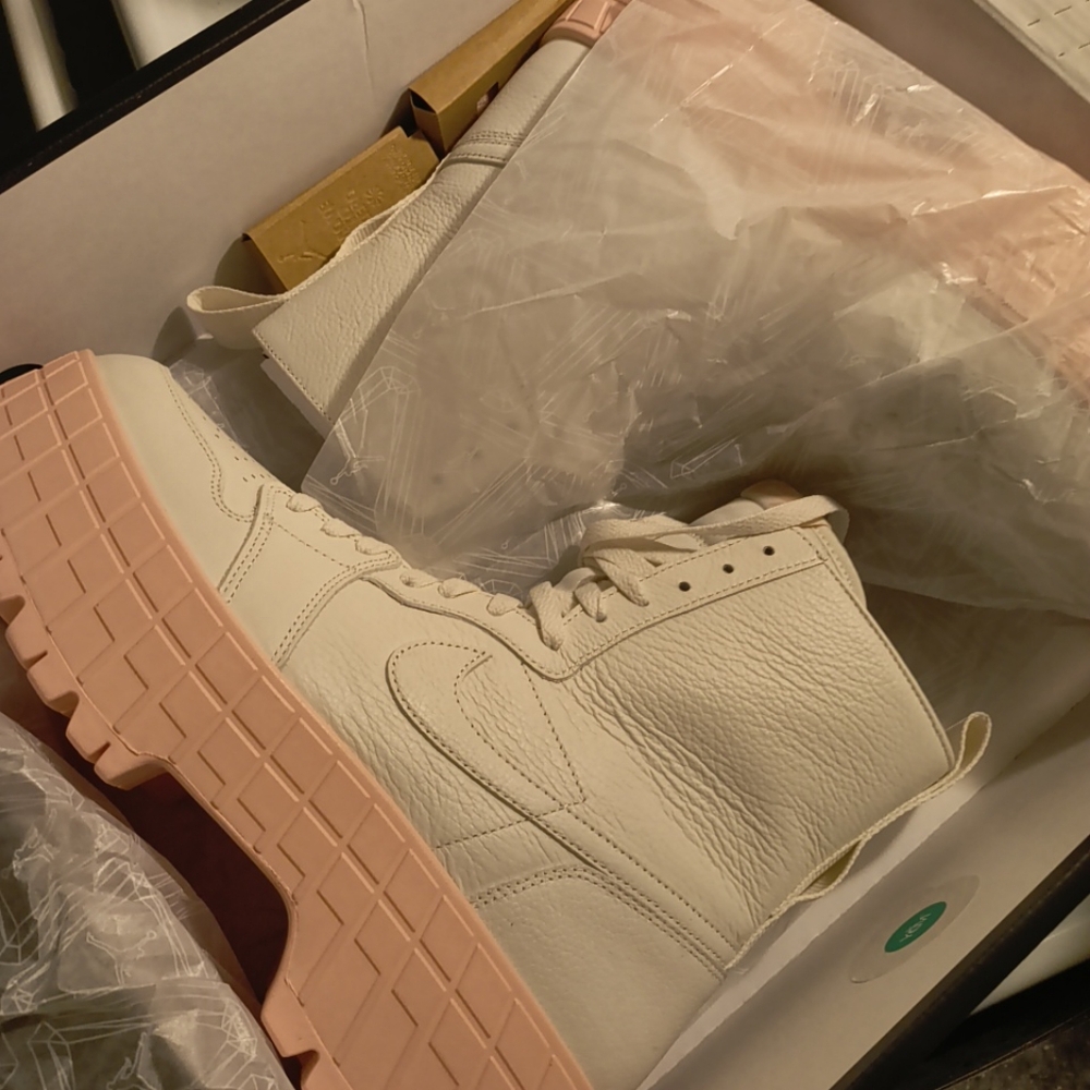 Air Jordan 1 BrooklynHigh Sail Legend Pink W- FJ5737-116  Women's Shoes12W 10.5M - Picture 2 of 5